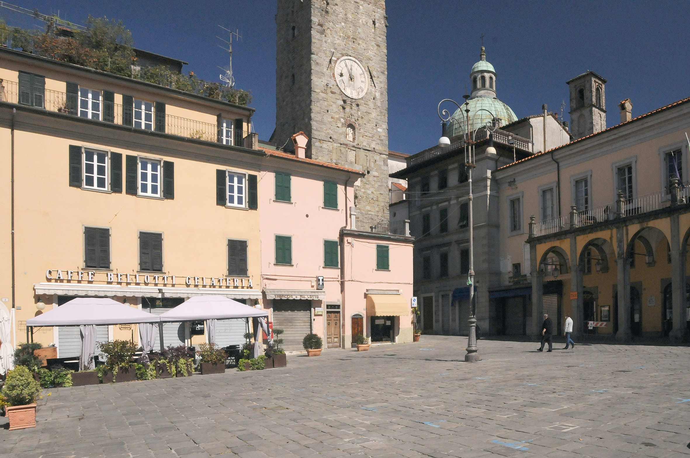 Pasqua 2020: strade e piazze deserte