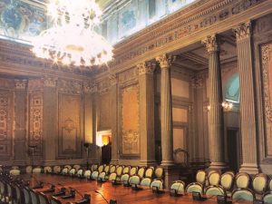 La sala di Palazzo Cornaro a Roma dove si riunisce la Conferenza permanente Stato - Regioni