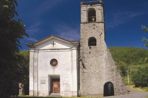 La ultramillenaria Pieve di Castevoli, ricordata già nel 998. è intitolata a San Martino.