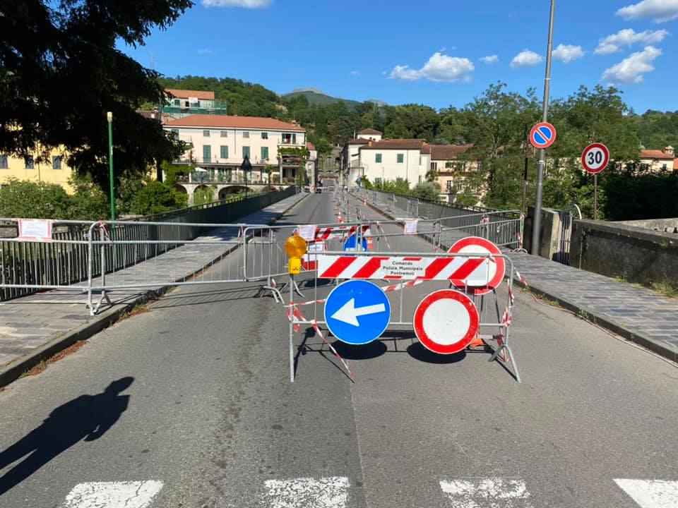 Ponte Zambeccari chiuso e posto sotto sequestro dal Gip Ponte Zambeccari chiuso e posto sotto sequestro dal Gip
