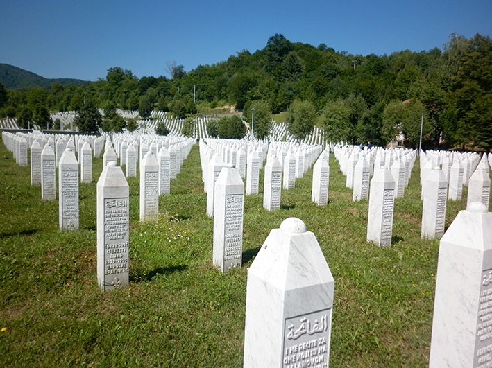 Dal massacro di Srebrenica la lezione per oggi Dal massacro di Srebrenica la lezione per oggi