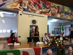 Un momento dell'intervento della ministro Paola De Micheli all'interno del palazzo comunale di Aulla