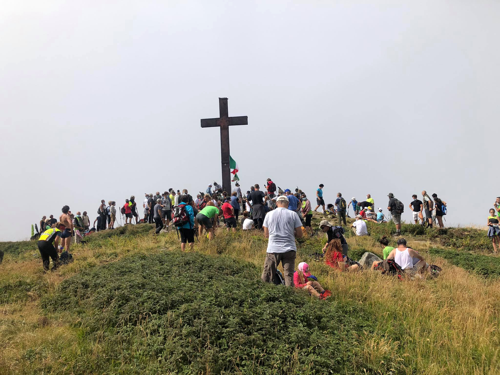 Ricollocata sulla vetta del Marmagna la statua della Madonna