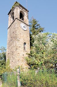 L’antica torre del castello trasformata poi in campanile