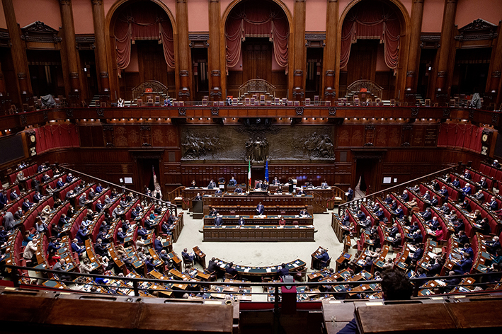 Non più rinviabili le nuove misure di contenimento della pandemia