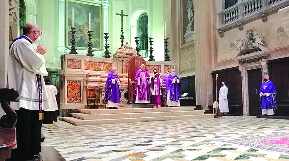 Il Vescovo Giovanni ha celebrato in cattedrale la Messa per i defunti Il Vescovo Giovanni ha celebrato in cattedrale la Messa per i defunti