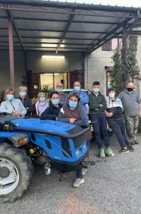 Foto di gruppo della famiglia Malatesta al lavoro presso l'azienda
