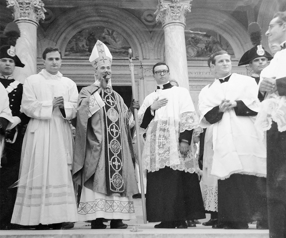 Mons. Aldo Forzoni, 50 anni fa l’ingresso nella diocesi di Apuania Mons. Aldo Forzoni, 50 anni fa l’ingresso nella diocesi di Apuania