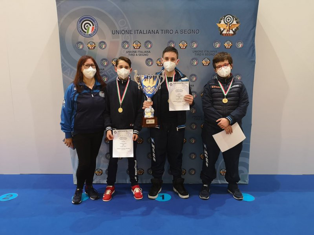 Tommaso Shita, giovane pontremolese campione italiano a squadre nella pistola ad aria compressa Tommaso Shita, giovane pontremolese campione italiano a squadre nella pistola ad aria compressa