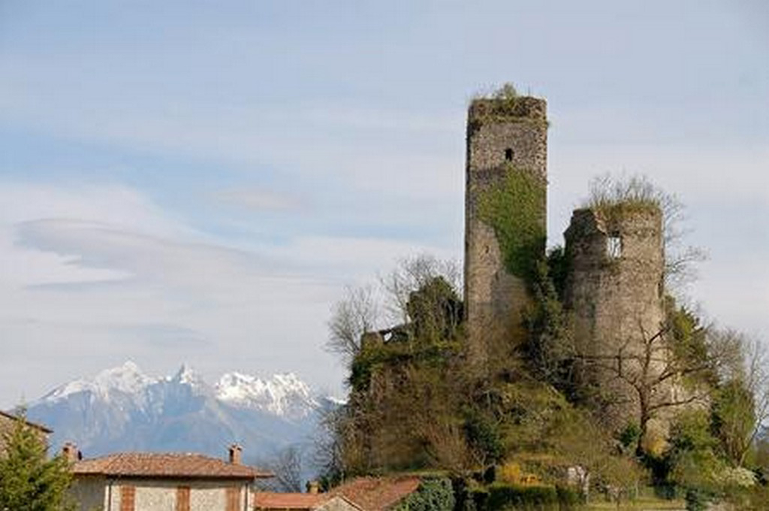 Lavori al Giovagallo, il “castello di Dante” Lavori al Giovagallo, il “castello di Dante”