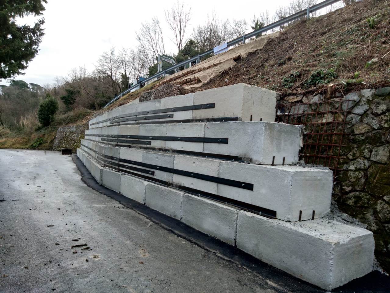 Strada Provinciale 56 in località Giucano a Fosdinovo: aggiudicati i lavori sul versante in frana Strada Provinciale 56 in località Giucano a Fosdinovo: aggiudicati i lavori sul versante in frana