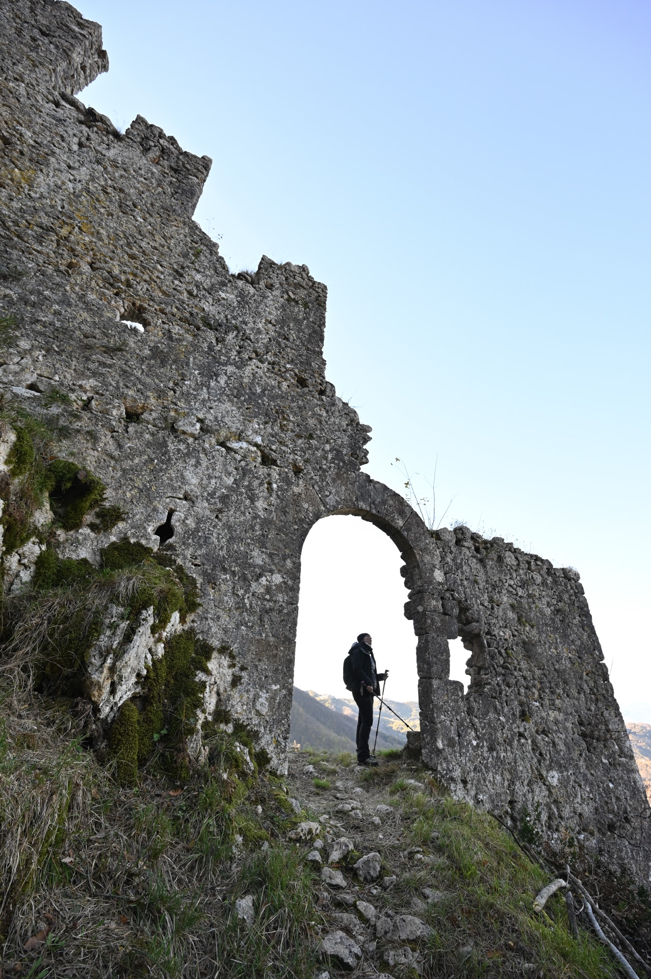 Ripulito e restaurato il Castellaccio di Aiola Ripulito e restaurato il Castellaccio di Aiola