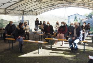 Fornoli - Incontro amministratori, italgas e residenti per risolvere le problematiche tecniche e contrattuali per passare al metano ora disponibile in tutta la zona.