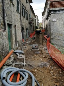 I lavori in corso nel Borgo Santa Maria a Filattiera