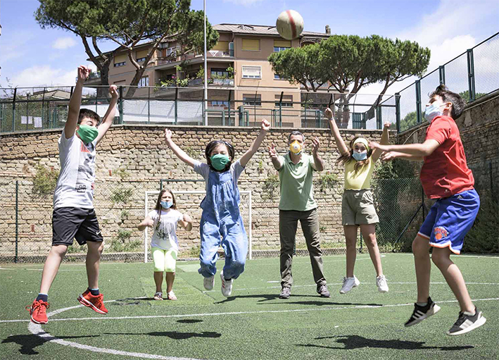 “Riaprire” con prudenza e la gioia di stare insieme “Riaprire” con prudenza e la gioia di stare insieme