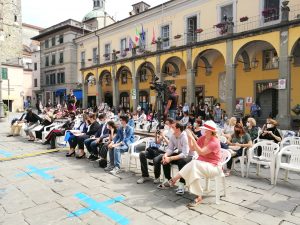 Il pubblico presente in piazza della Repubblica