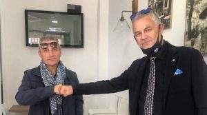 Mauro Bertacchini (a sinistra) in compagnia del presidente della Pontremolese Piergiorgio Aprili.