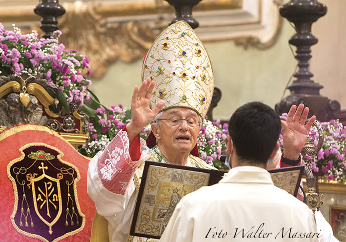 Mons. Ambrosio: la preghiera e l’ascolto sono la mia guida Mons. Ambrosio: la preghiera e l’ascolto sono la mia guida