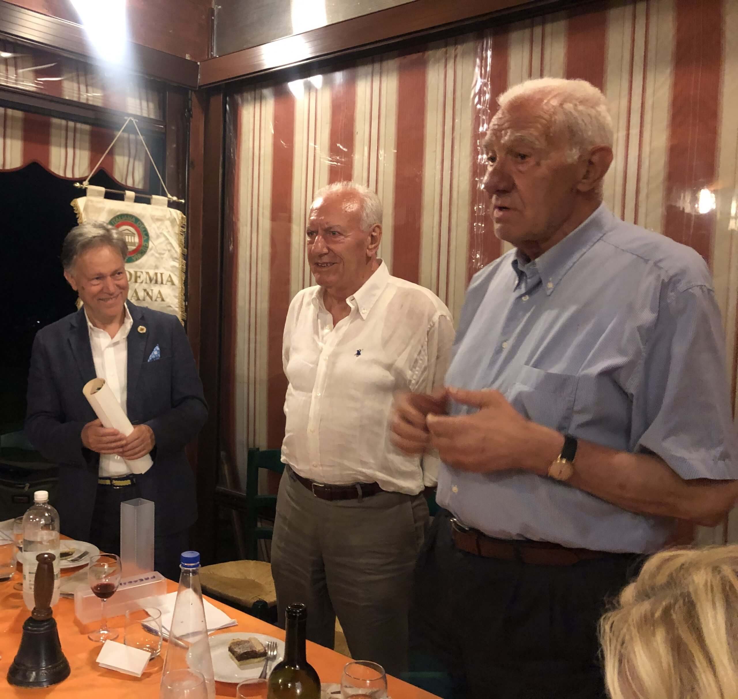 Il premio “Giovanni Nuvoletti” dell’Accademia della Cucina a Enrico Fregosi Il premio “Giovanni Nuvoletti” dell’Accademia della Cucina a Enrico Fregosi