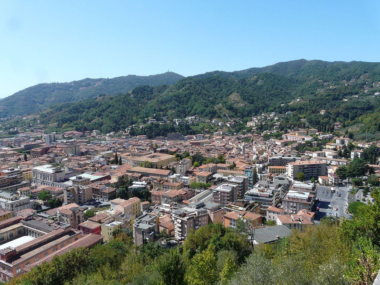 Carrara si avvia al voto in un quadro politico confuso e frammentato Carrara si avvia al voto in un quadro politico confuso e frammentato