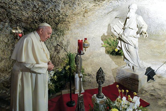 Papa Francesco: “Incontro a tutti con la lampada accesa del Vangelo” Papa Francesco: “Incontro a tutti con la lampada accesa del Vangelo”