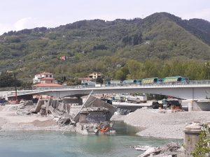 Il ponte di Albiano durante le prove di carico