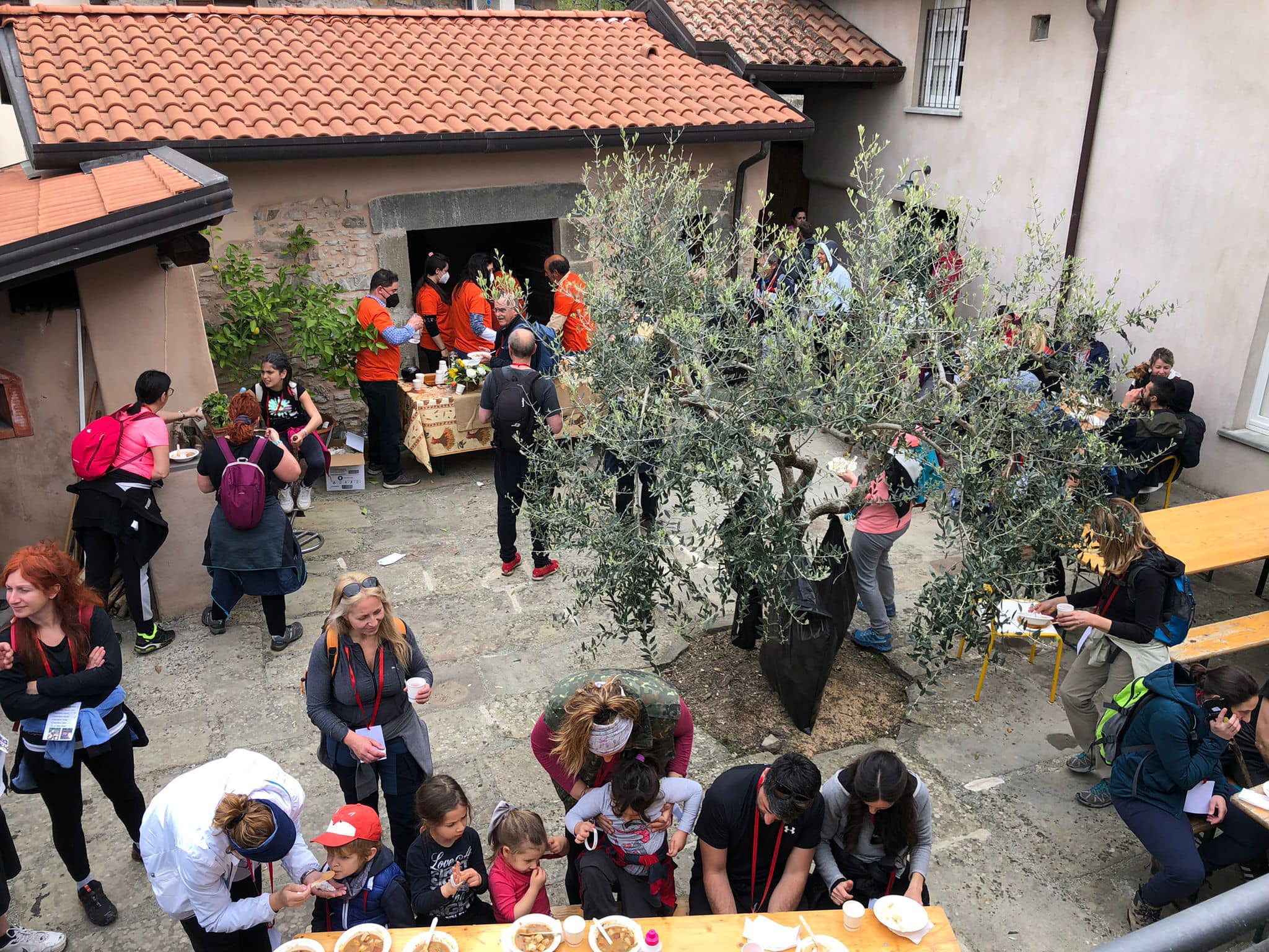 Successo per la Mangialonga, tornata dopo due anni di stop Successo per la Mangialonga, tornata dopo due anni di stop