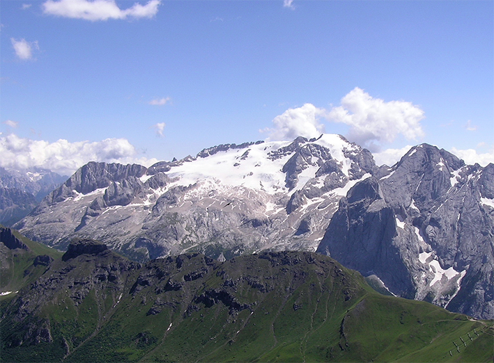 La tragedia della Marmolada deve far riflettere tutti La tragedia della Marmolada deve far riflettere tutti