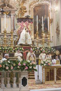 La terza serata del triduo, con mons. Alberto Silvani. (foto Walter Massari)