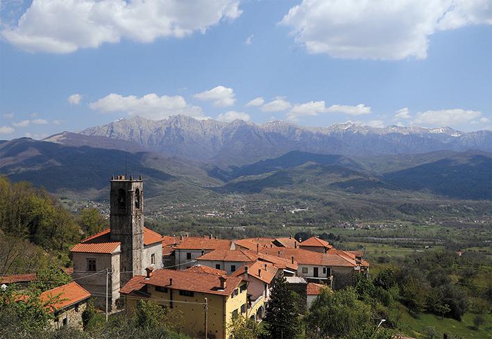Paesi di Lunigiana: un libro per riscoprire le nostre comunità Paesi di Lunigiana: un libro per riscoprire le nostre comunità