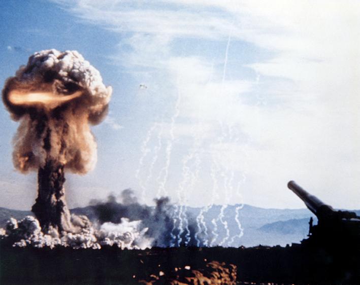 Non scherziamo con il fuoco… nucleare Non scherziamo con il fuoco… nucleare