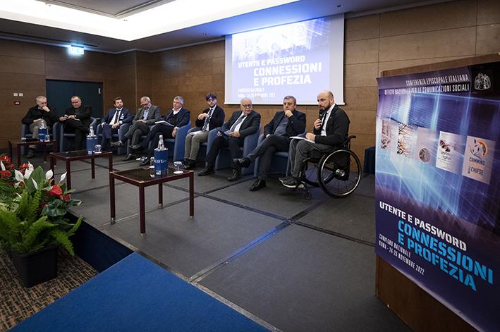 Sempre più connessi, sempre più informati? Sempre più connessi, sempre più informati?