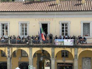 Il concerto della Musica Cittadina, in occasione del Bancarelfiore, dal terrazzo del Municipio