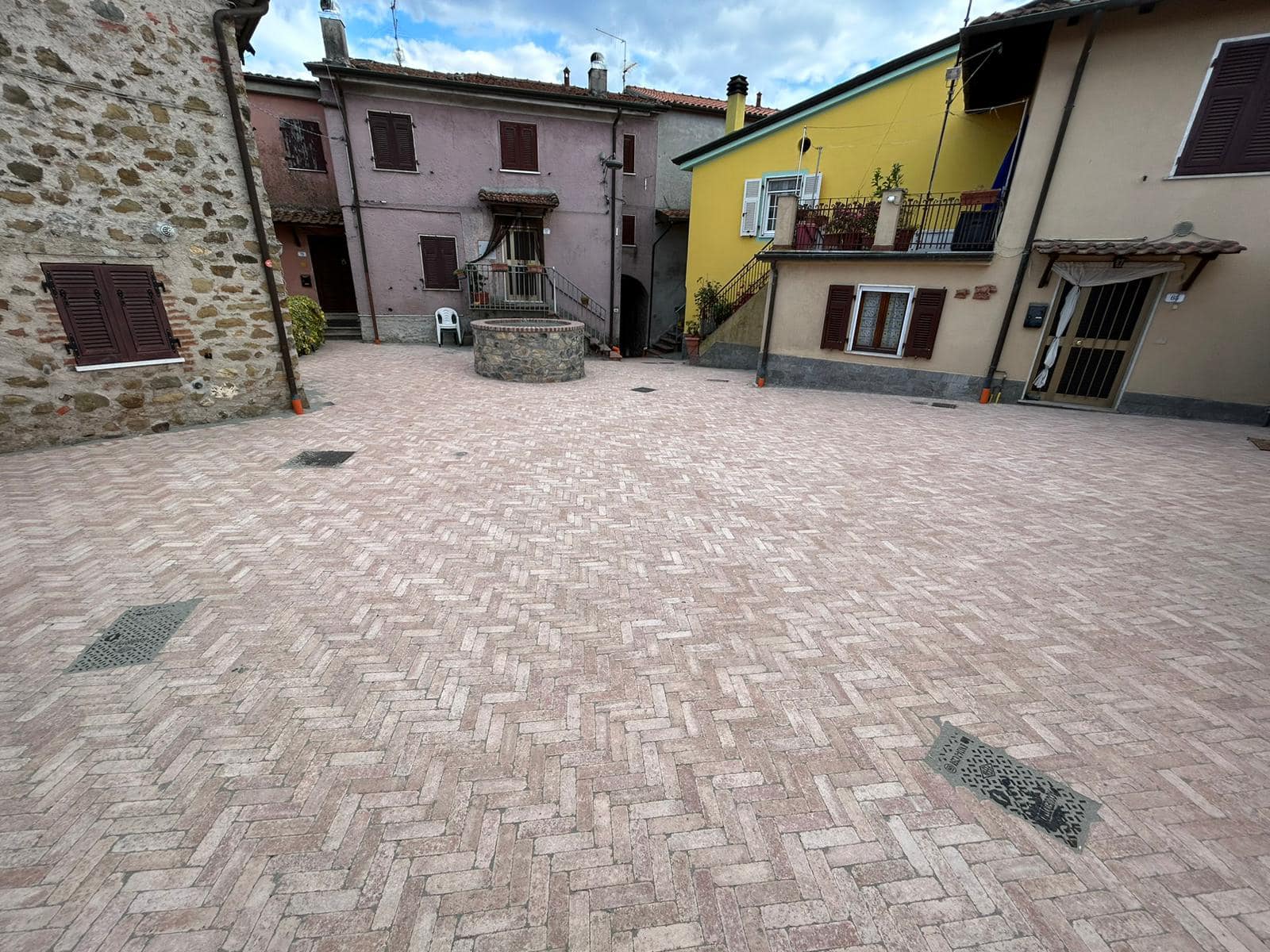 Fivizzano: terminati i lavori nel borgo di S.Terenzo Fivizzano: terminati i lavori nel borgo di S.Terenzo