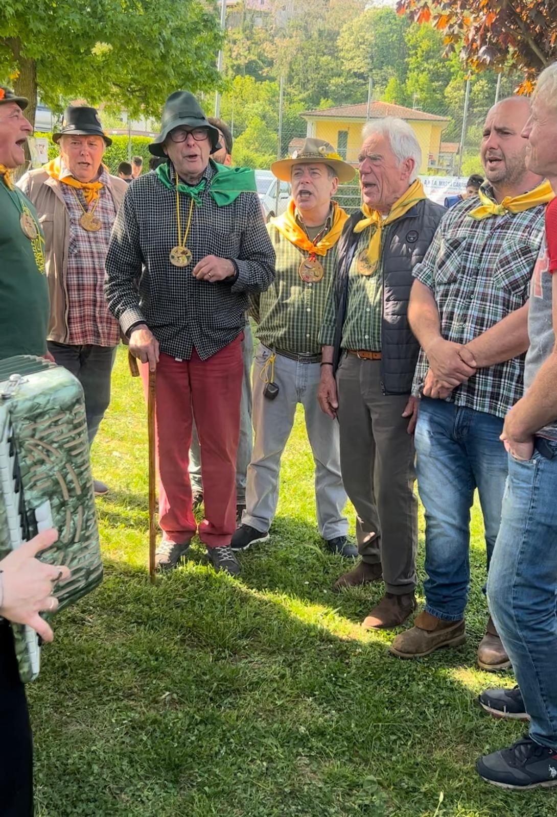 L'esibizione del Cantamaggio di Montereggio alla festa dell'Europa a Mulazzo