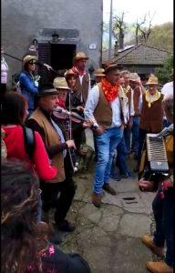 Un momento del Cantamaggio a Rossano di Zeri