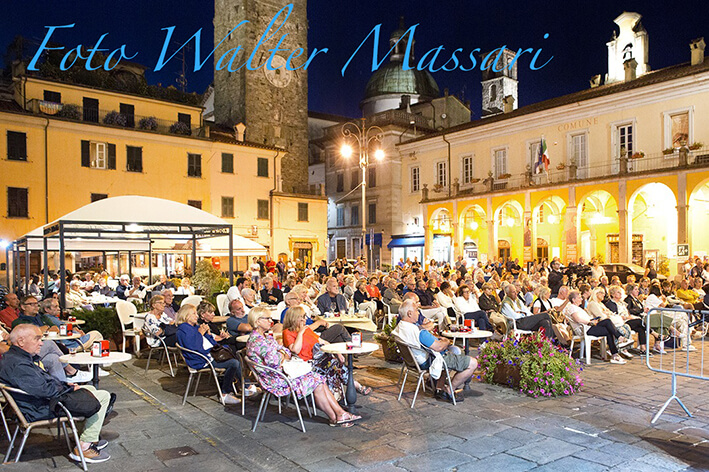 Un Salotto ricco di incontri Un Salotto ricco di incontri