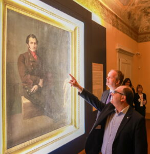 Il quadro di Hayez esposto nel palazzo municipale, il giorno dell'inaugirazione della mostra con Paolo Lapi e il direttore degli Uffizi Eike Schmidt