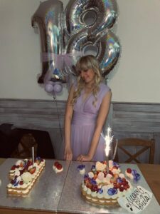 Greta Botti, nella festa per il suo 18° compleanno