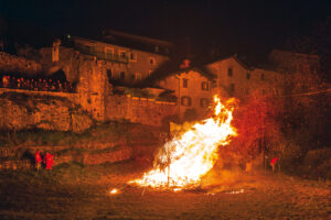 Il falò di Sant'Antonio a Mulazzo (Foto Walter Massari)