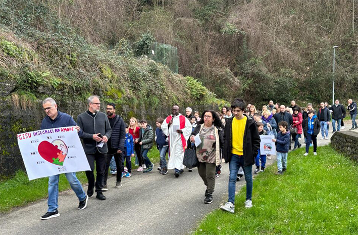 Gesù, insegnaci ad amare: le Via Crucis vicariali dei Ragazzi Gesù, insegnaci ad amare: le Via Crucis vicariali dei Ragazzi