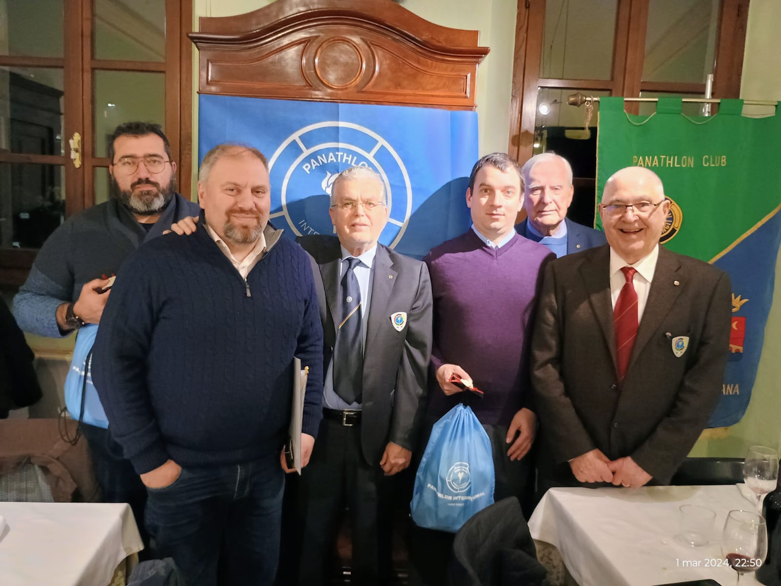 ll Panathlon ha premiato gli Arcieri di Fivizzano campioni d’Italia ll Panathlon ha premiato gli Arcieri di Fivizzano campioni d’Italia