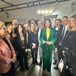 Alcuni amministratori lunigianesi assieme al ministro del turismo Daniela Santanchè