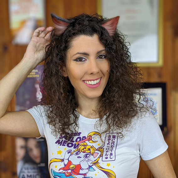 Quanto è prezioso un amico! Se poi è una ragazza-gatto… Quanto è prezioso un amico! Se poi è una ragazza-gatto…