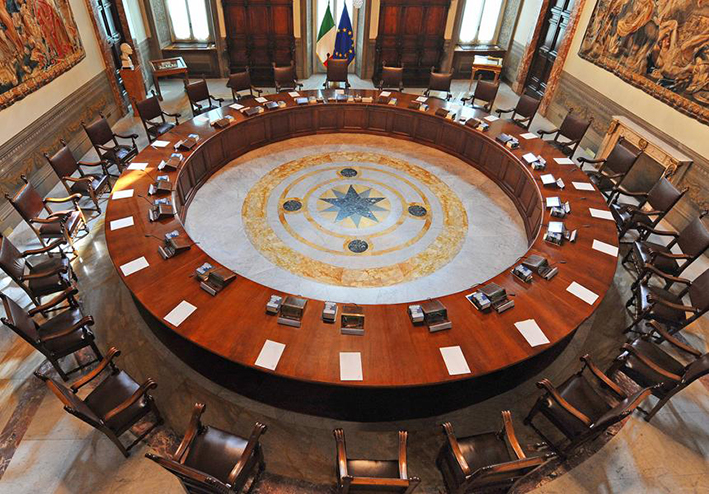 L’analisi del voto: il governo perde 1,2 milioni di voti. Ma l’opposizione non è in grado di insidiarlo L’analisi del voto: il governo perde 1,2 milioni di voti. Ma l’opposizione non è in grado di insidiarlo