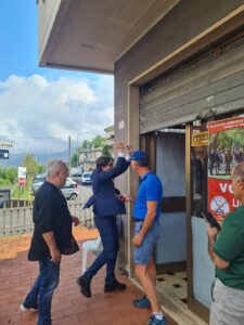 Matteo Mastrini festeggia la vittoria