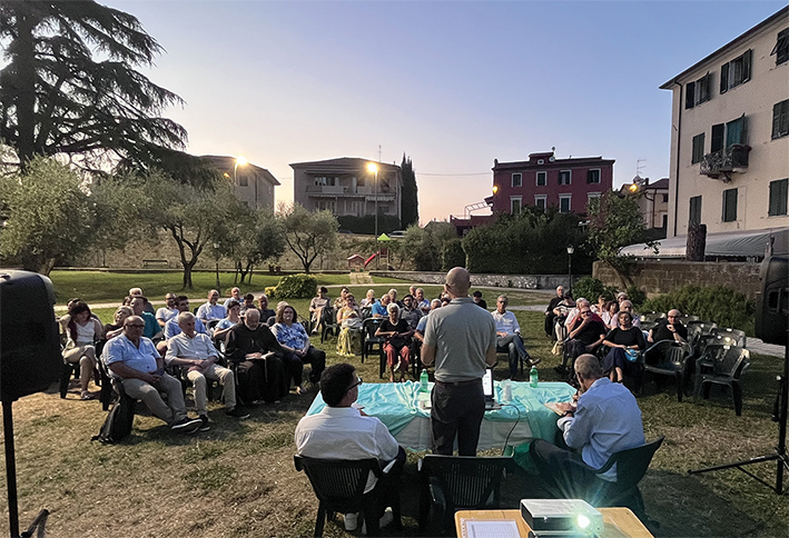 Rieducare la comunità alla “complessità civica” dei grandi temi del territorio Rieducare la comunità alla “complessità civica” dei grandi temi del territorio