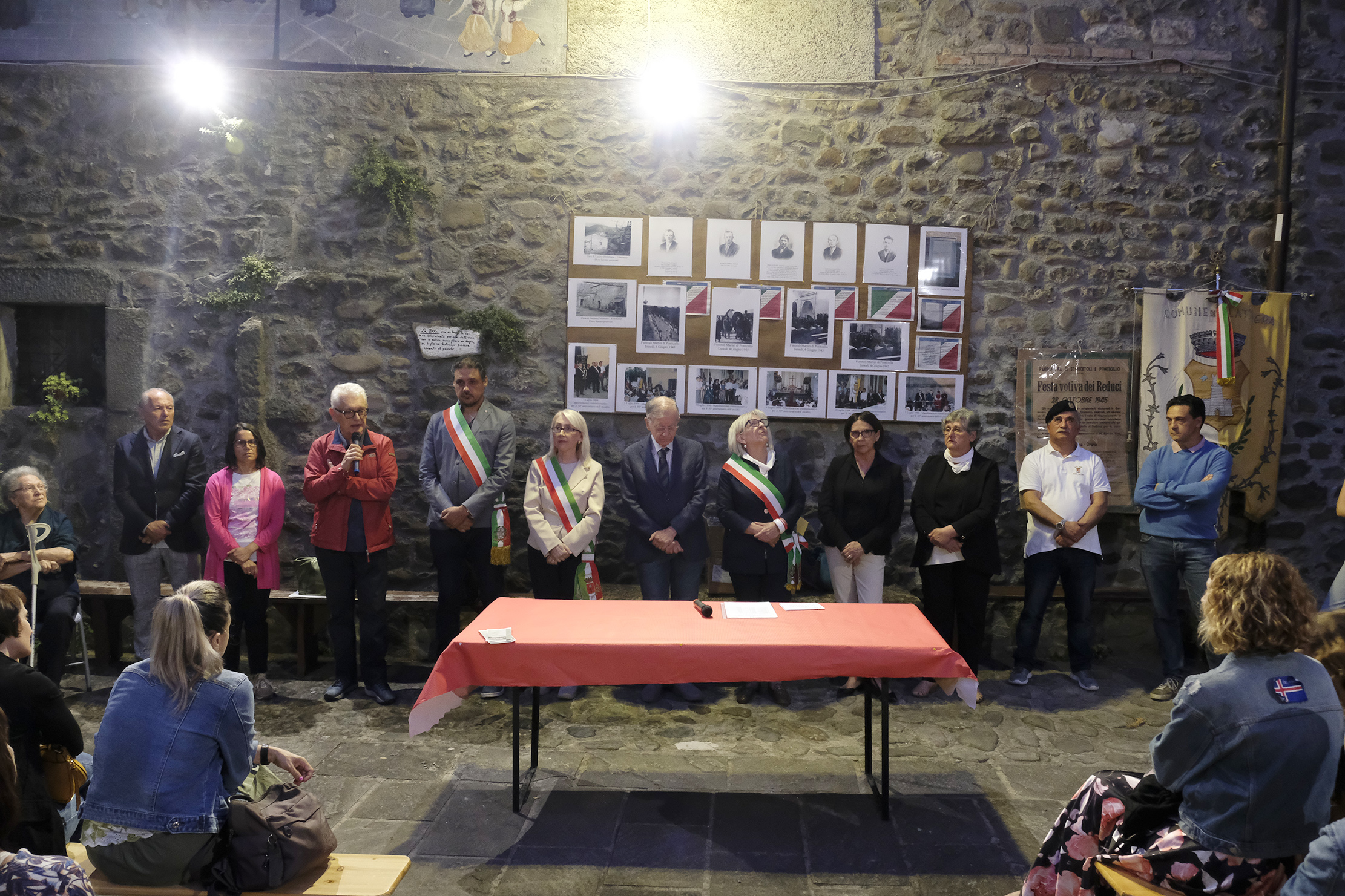 In tanti a ricordare le vittime dell’eccidio di Ponticello In tanti a ricordare le vittime dell’eccidio di Ponticello
