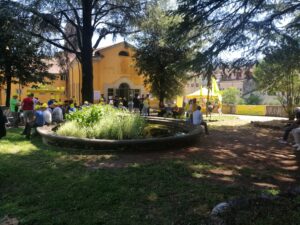 Il presidio della Coldiretti davanti al Teatro della Rosa