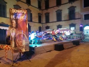 Un momento del concerto "Schiavo canta De Andrè"